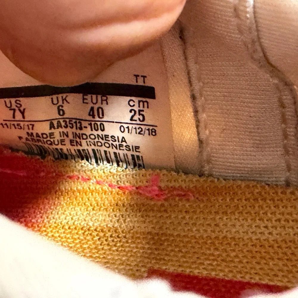 Size‎ 7Y Nike Presto Extreme SE GS Pink White Kids Running Shoes AA3513-100